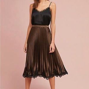 anthropologie NWT
chocolate brown pleated maxie skirt
Beautiful holiday flare!